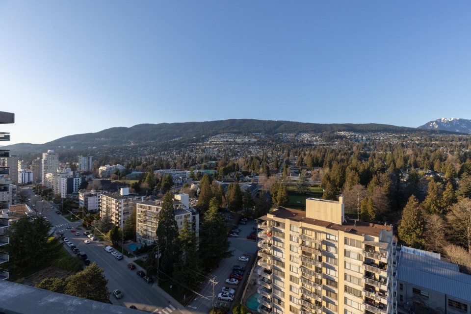 Photo 35 at 1801 - 1972 Bellevue Avenue, Ambleside, West Vancouver