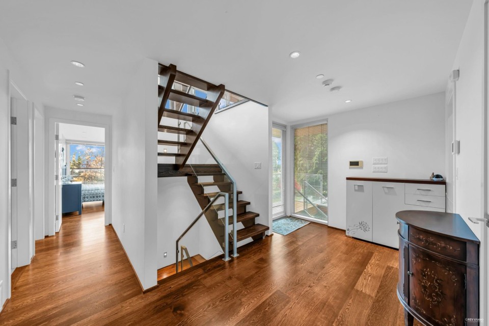 Photo 18 at 420 N Oxley Street, West Bay, West Vancouver