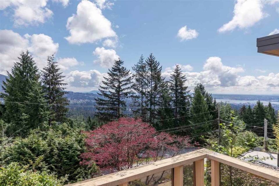 Photo 13 at 556 Ballantree Road, Glenmore, West Vancouver