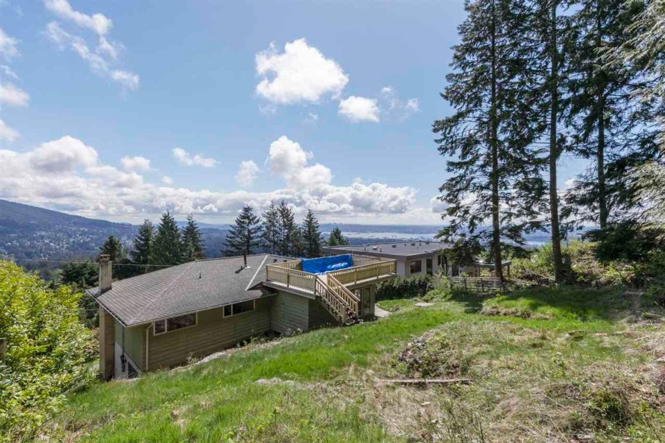 Photo 20 at 556 Ballantree Road, Glenmore, West Vancouver