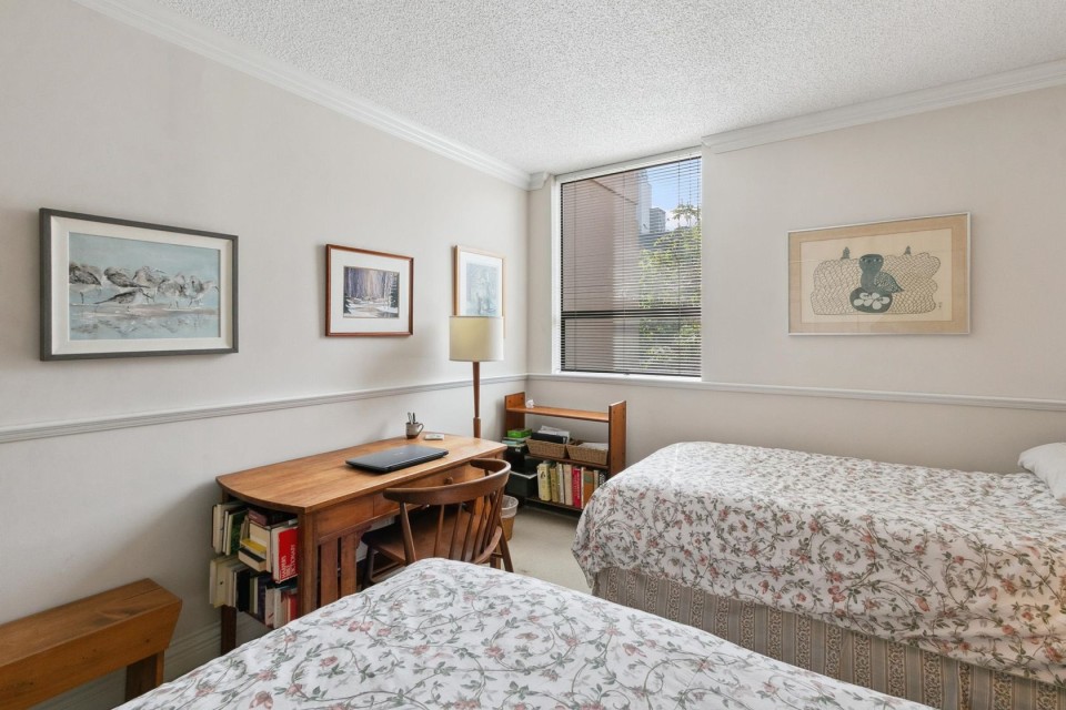 Photo 11 at 302 - 1737 Duchess Avenue, Ambleside, West Vancouver