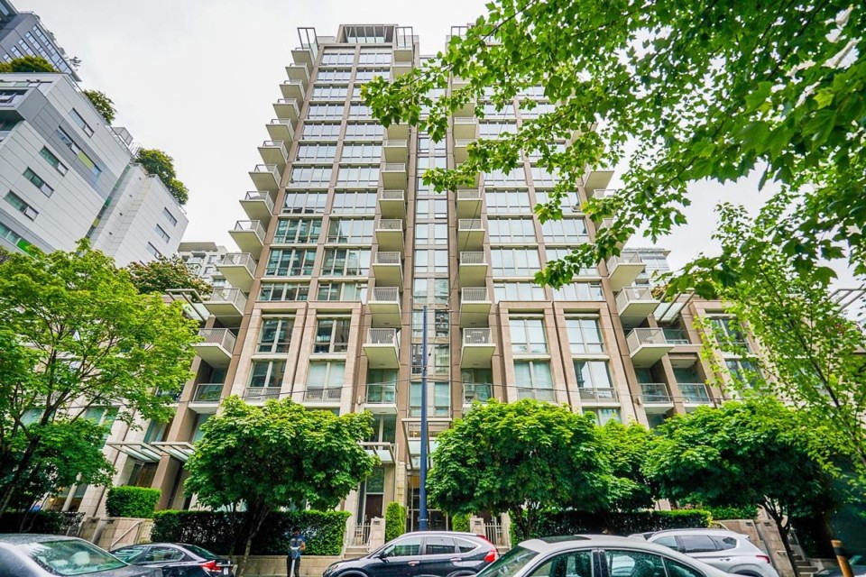 Photo 4 at 210 - 1055 Richards Street, Downtown VW, Vancouver West