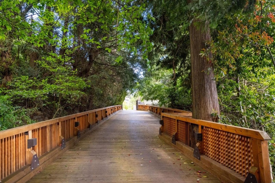 Photo 5 at 4036 Marine Drive, Sandy Cove, West Vancouver