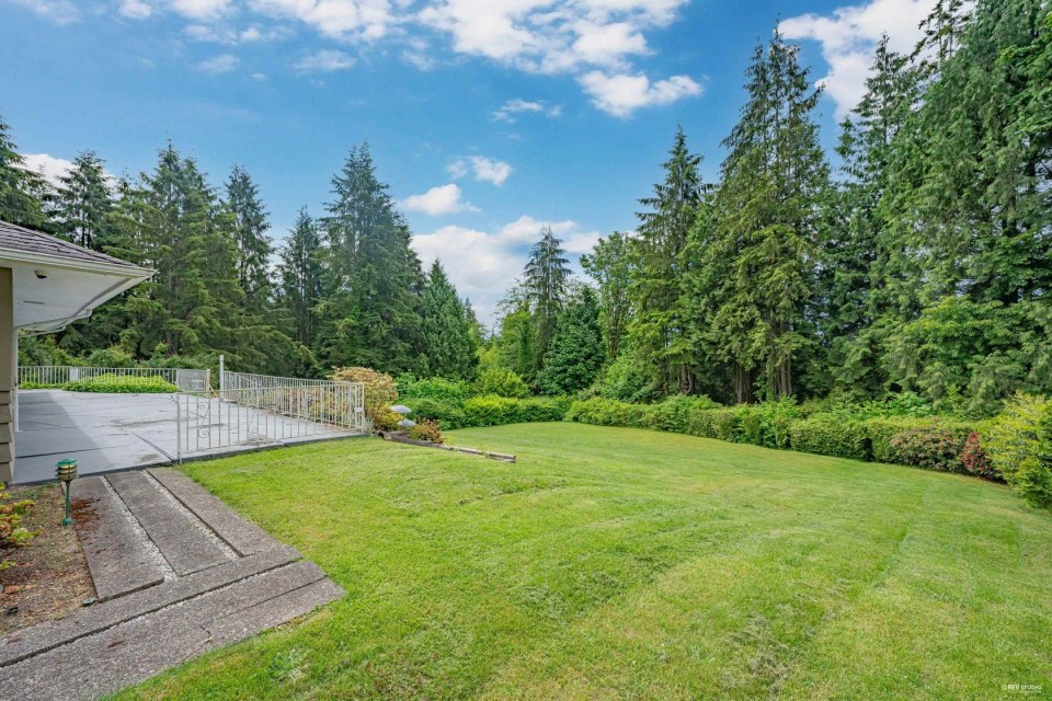 Photo 9 at 630 Holmbury Place, British Properties, West Vancouver