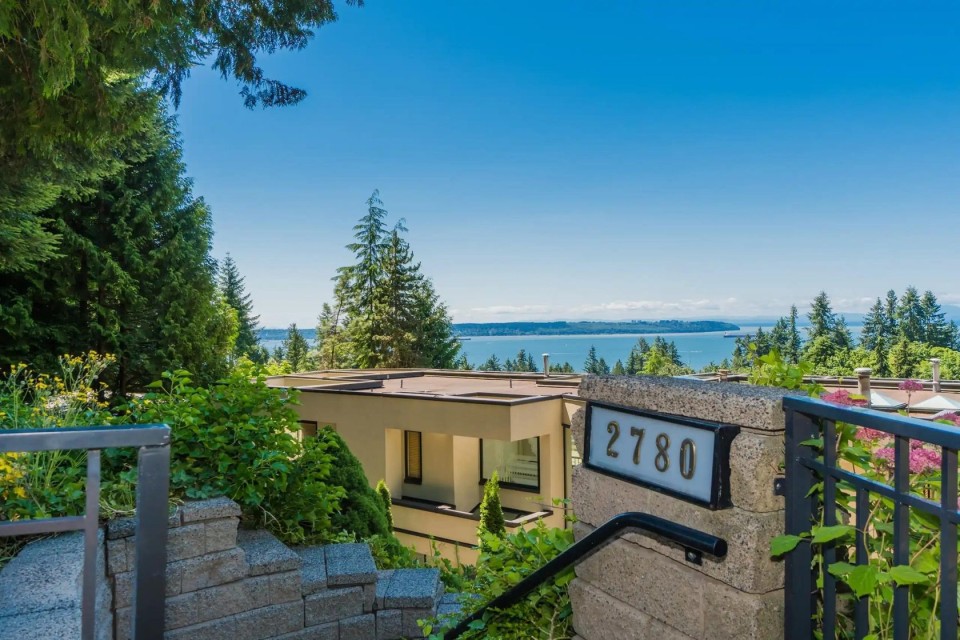 Photo 2 at 2780 Rosebery Avenue, Queens, West Vancouver