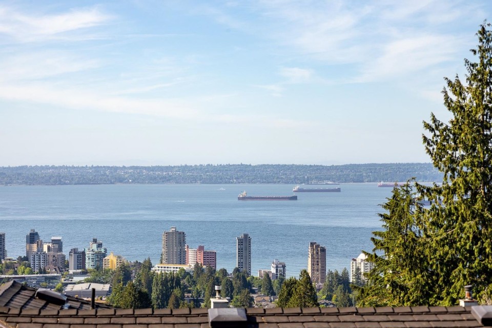 Photo 1 at 1955 22nd Street, Queens, West Vancouver