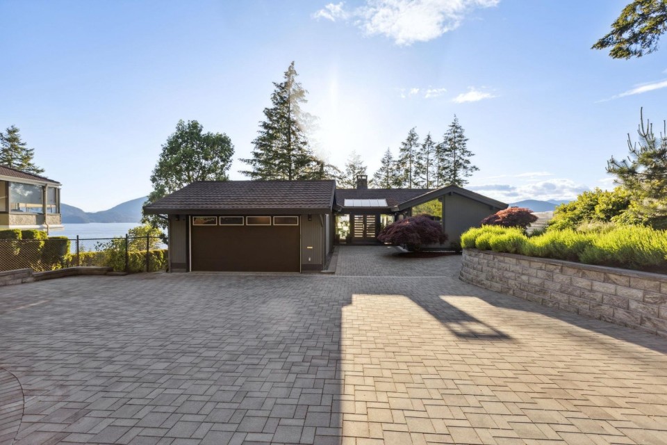 Photo 3 at 8579 Ansell Place, Howe Sound, West Vancouver