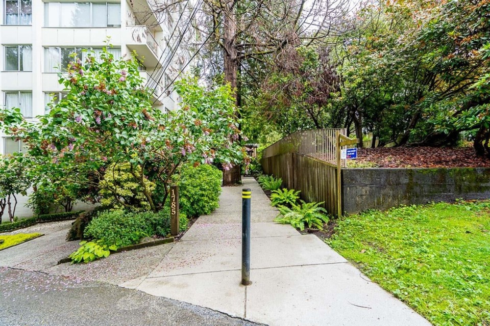 Photo 30 at 301 - 1785 Esquimalt Avenue, Ambleside, West Vancouver