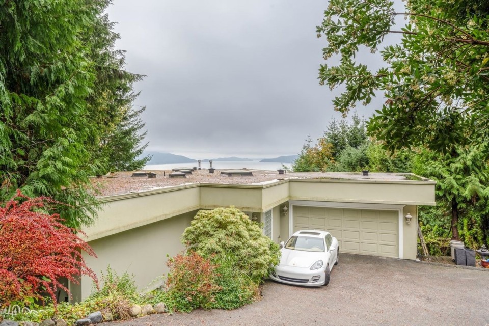 Photo 3 at 350 Kelvin Grove Way, Lions Bay, West Vancouver