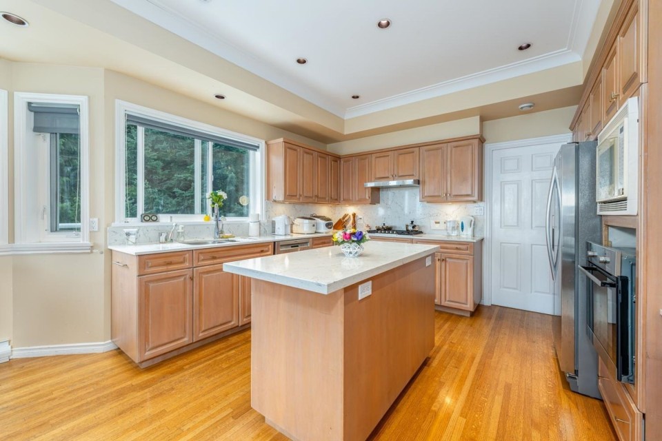 Photo 4 at 350 Kelvin Grove Way, Lions Bay, West Vancouver