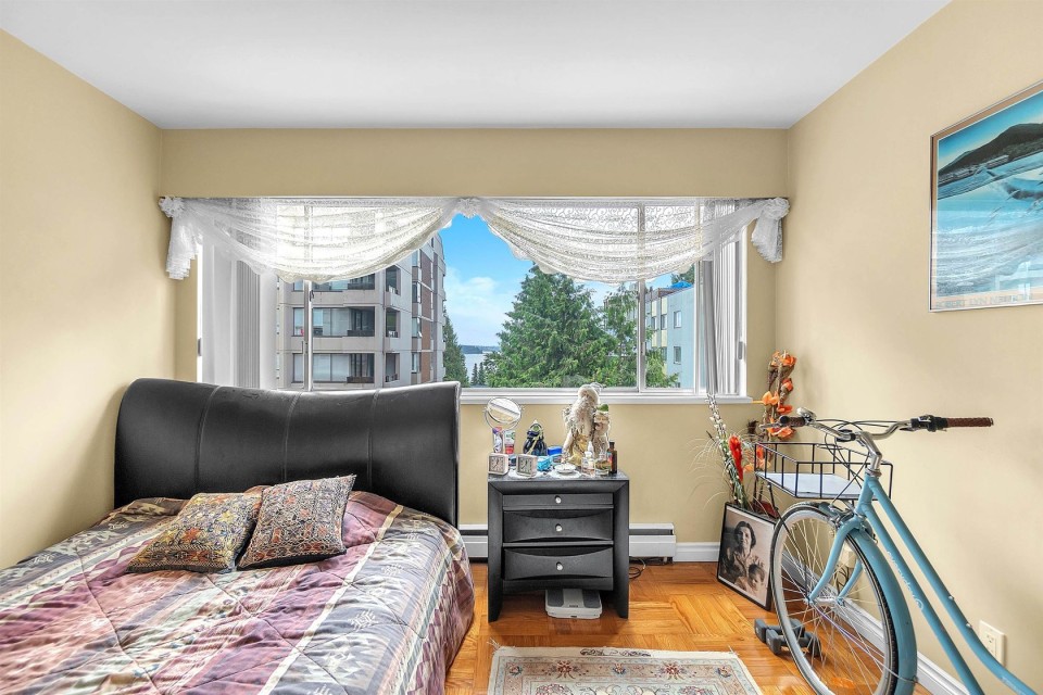 Photo 34 at 306 - 1750 Esquimalt Avenue, Ambleside, West Vancouver