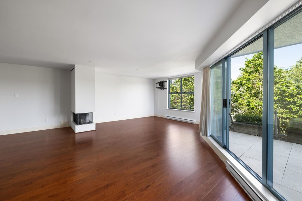 Photo 8 at 205 - 1406 Marine Drive, Ambleside, West Vancouver