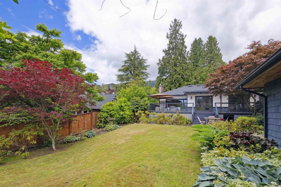 Photo 26 at 2486 Lawson Avenue, Dundarave, West Vancouver