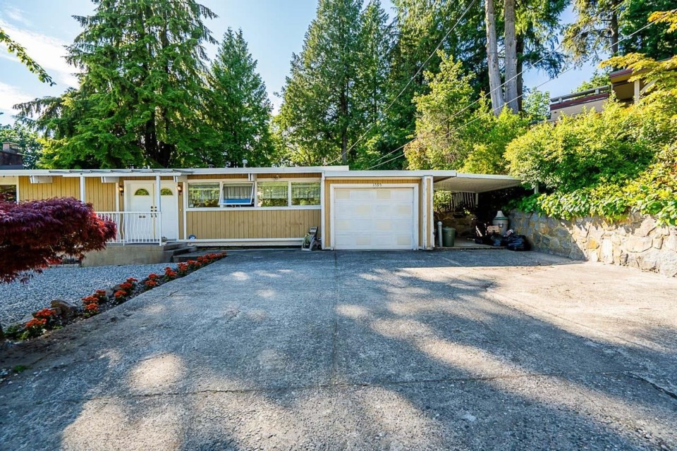 Photo 2 at 1595 Rena Crescent, Ambleside, West Vancouver