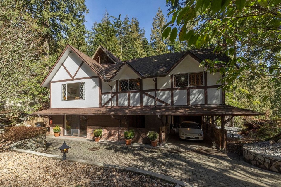 Photo 2 at 655 Ballantree Road, Glenmore, West Vancouver