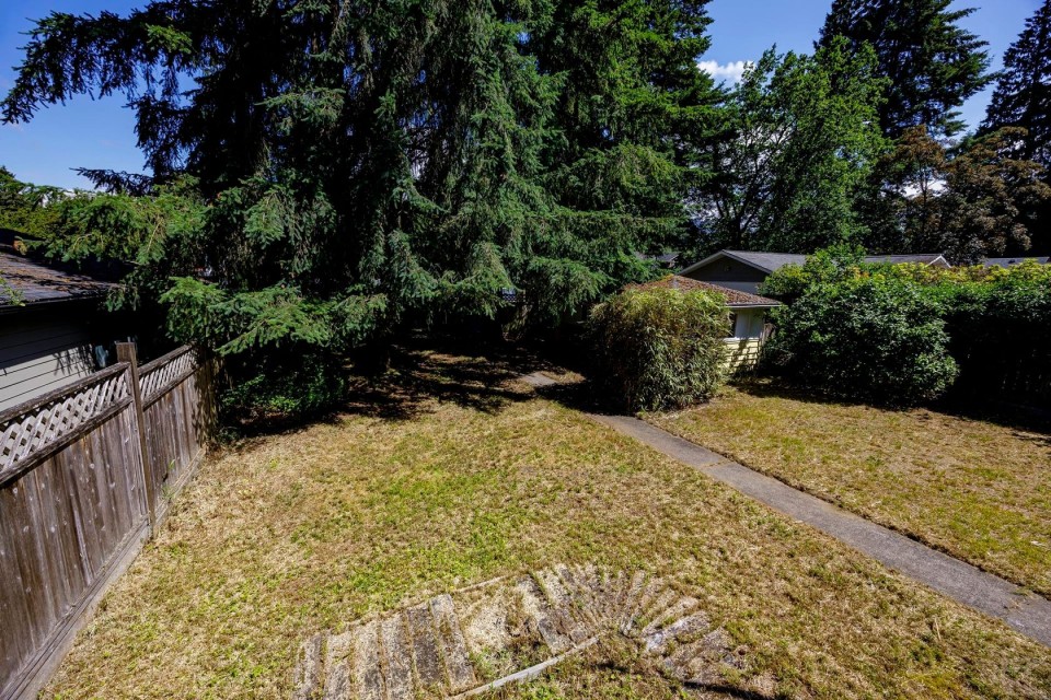 Photo 11 at 1140 W 21st Street, Pemberton Heights, North Vancouver