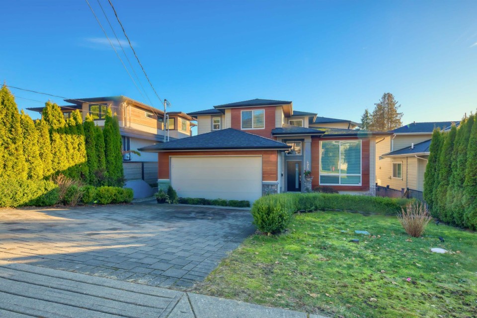 Photo 1 at 475 W Windsor Road, Upper Lonsdale, North Vancouver