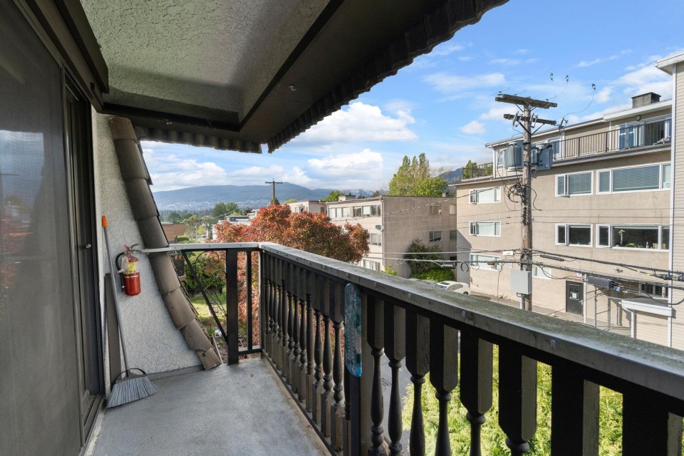 Photo 18 at 312 - 310 W 3rd Street, Lower Lonsdale, North Vancouver