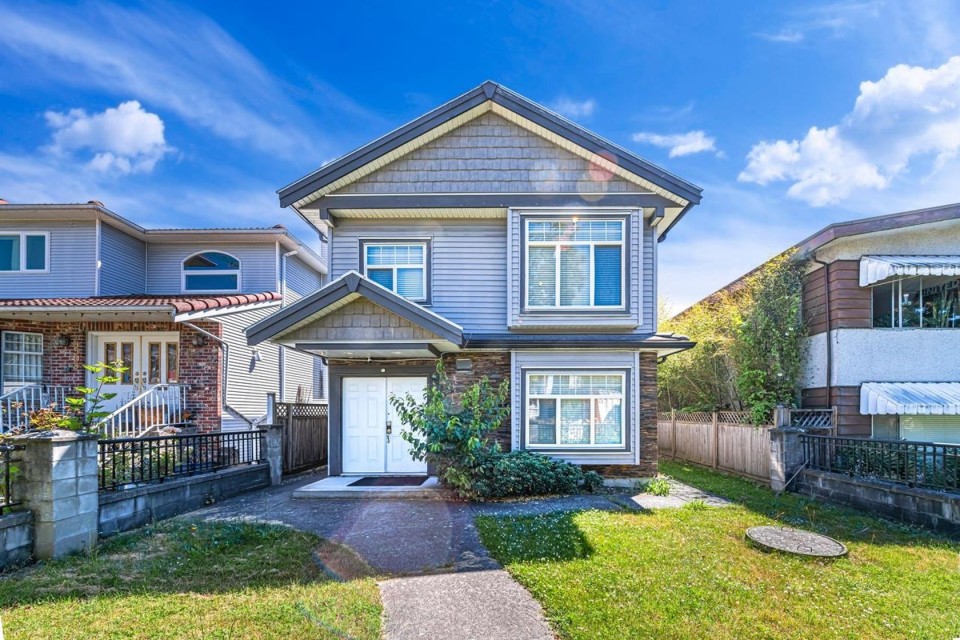 Photo 2 at 8522 Shaughnessy Street, Marpole, Vancouver West