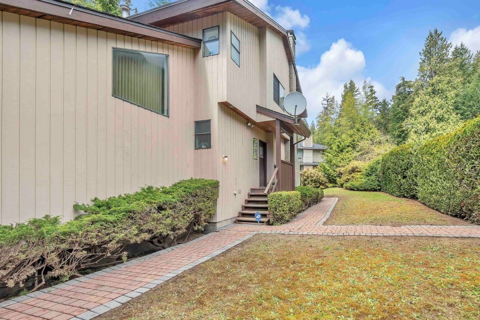 Photo 3 at 5628 Sumac Place, Grouse Woods, North Vancouver