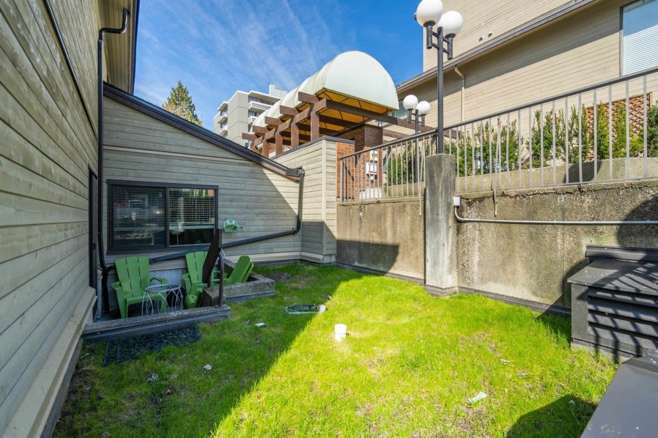 Photo 23 at 101 - 1363 Clyde Avenue, Ambleside, West Vancouver