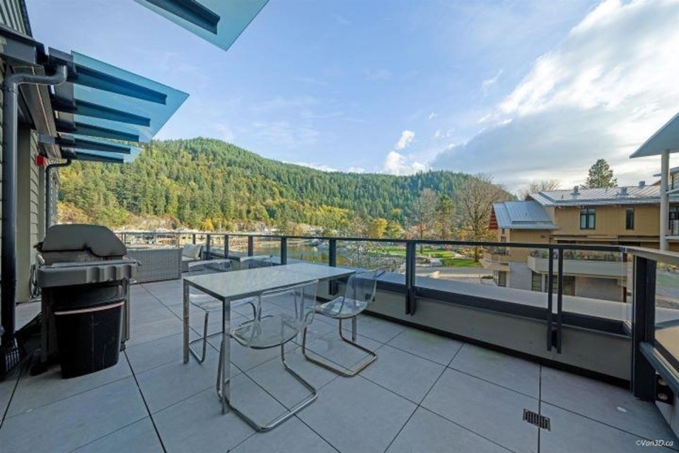 Photo 9 at 309 - 6707 Nelson Avenue, Horseshoe Bay WV, West Vancouver