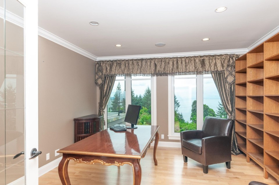 Photo 13 at 1408 31st Street, Altamont, West Vancouver