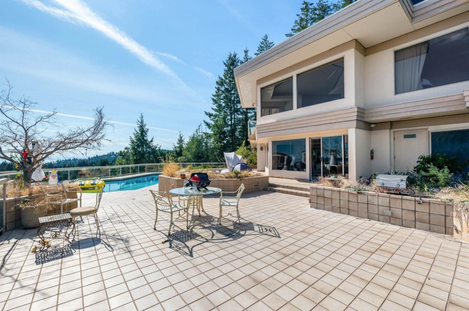 Photo 18 at 4060 Almondel Road, Bayridge, West Vancouver