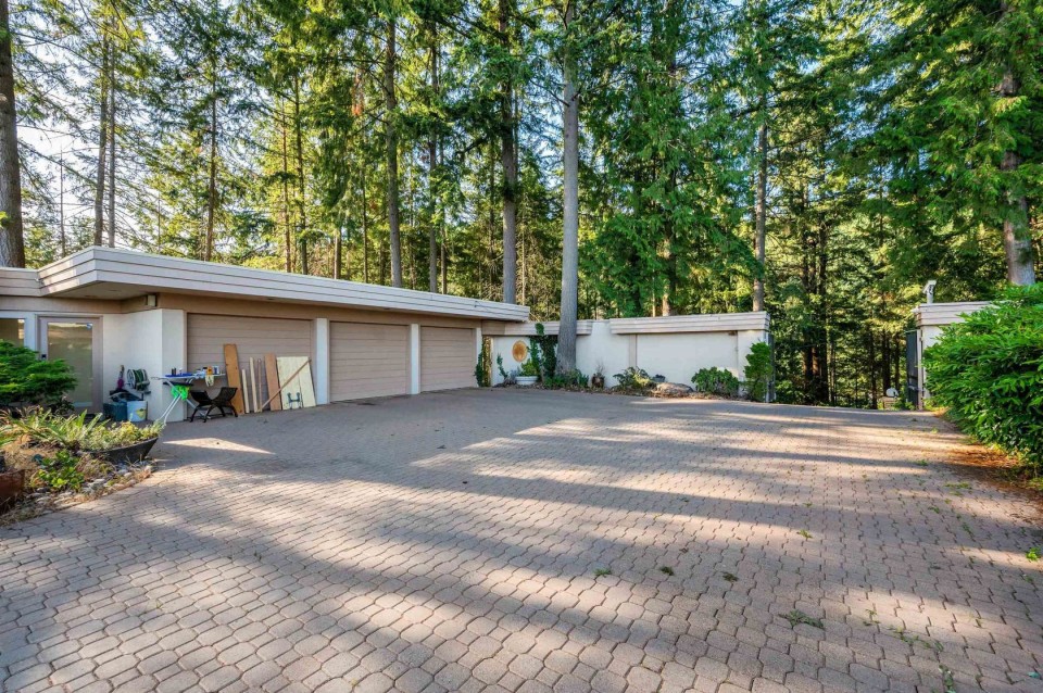 Photo 27 at 4060 Almondel Road, Bayridge, West Vancouver