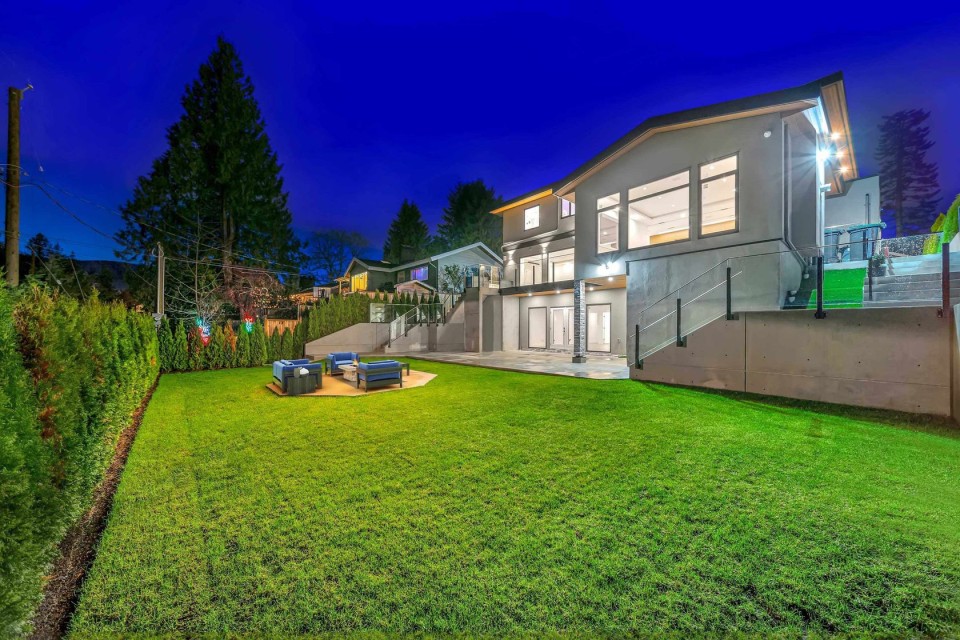 Photo 2 at 4399 Highland Boulevard, Forest Hills NV, North Vancouver