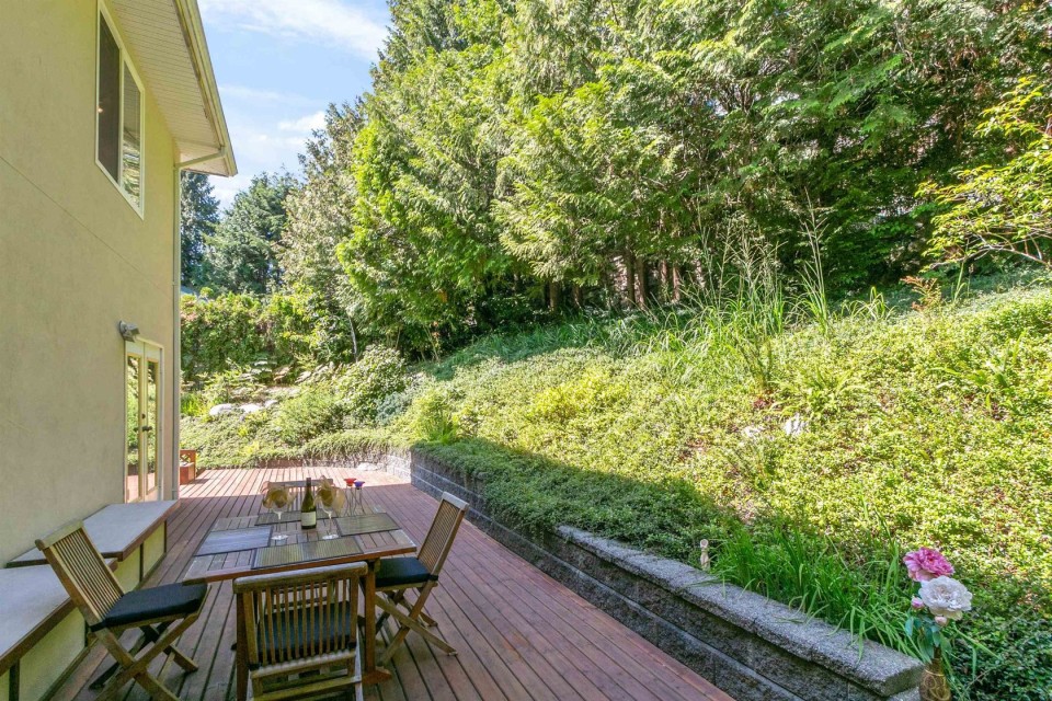 Photo 30 at 530 Craigmohr Drive, Glenmore, West Vancouver