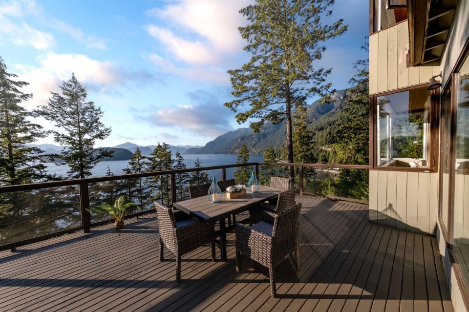 Photo 2 at 8595 Ansell Place, Howe Sound, West Vancouver