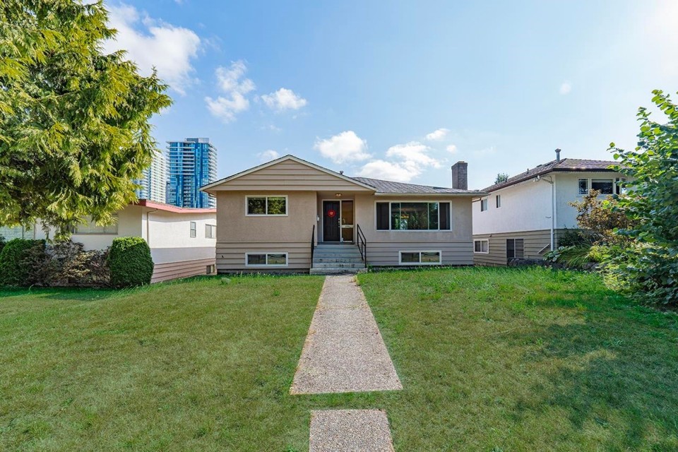 Photo 1 at 564 W 64th Avenue, Marpole, Vancouver West