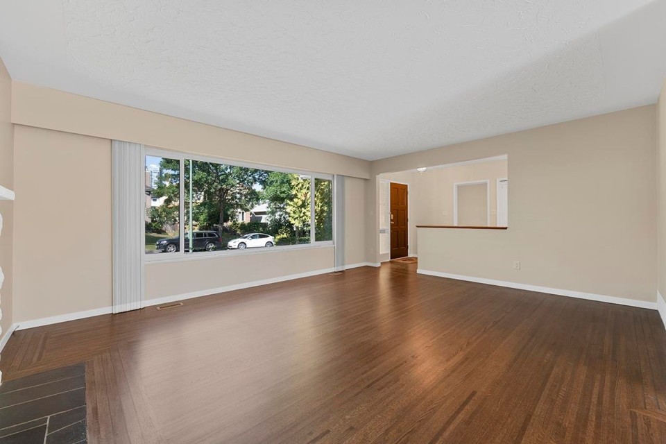 Photo 4 at 564 W 64th Avenue, Marpole, Vancouver West