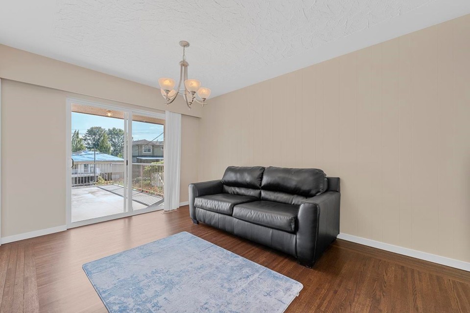 Photo 5 at 564 W 64th Avenue, Marpole, Vancouver West