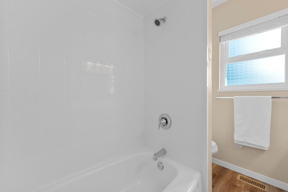 Photo 19 at 564 W 64th Avenue, Marpole, Vancouver West