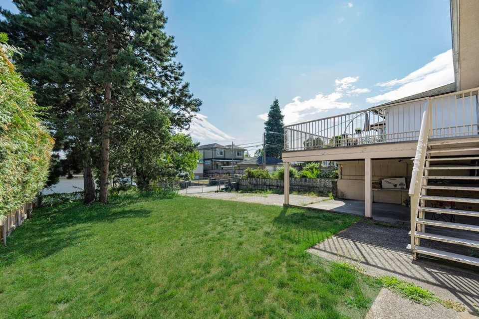 Photo 30 at 564 W 64th Avenue, Marpole, Vancouver West