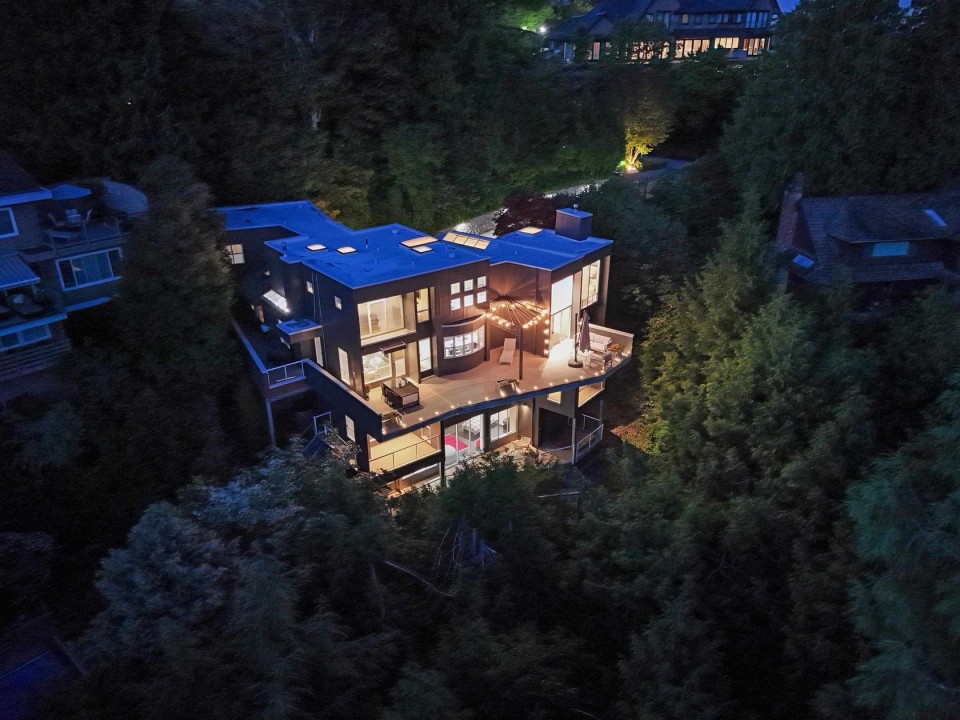 Photo 2 at 4345 Rockridge Road, Rockridge, West Vancouver