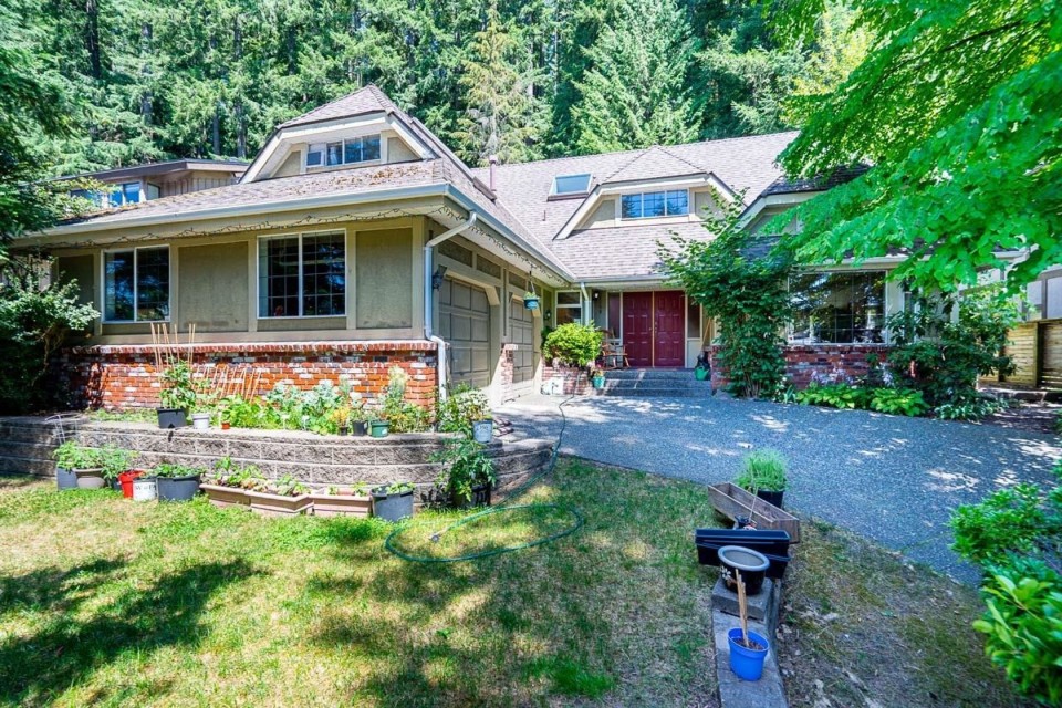 Photo 1 at 2150 Hill Drive, Blueridge NV, North Vancouver