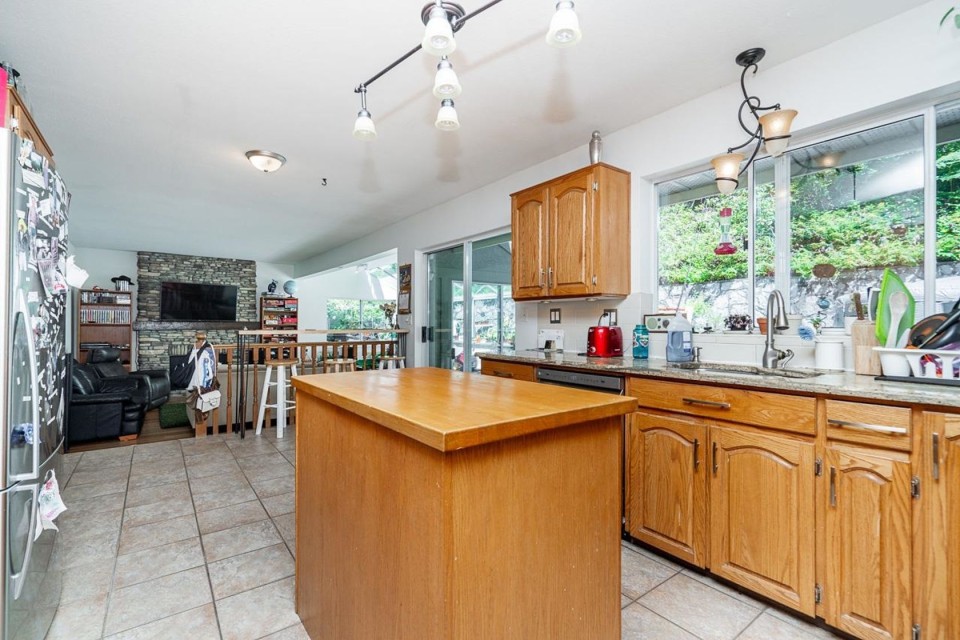 Photo 6 at 2150 Hill Drive, Blueridge NV, North Vancouver