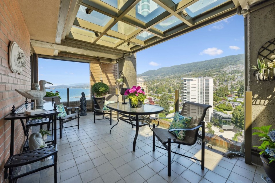 Photo 17 at PH - 2250 Bellevue Avenue, Dundarave, West Vancouver