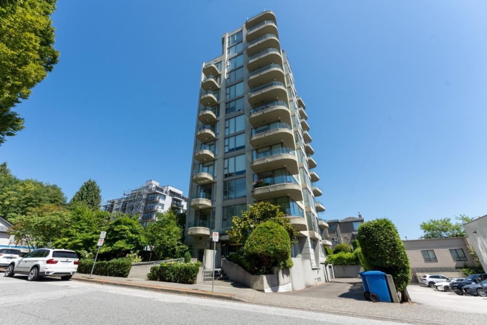 Photo 24 at 601 - 570 18th Street, Ambleside, West Vancouver