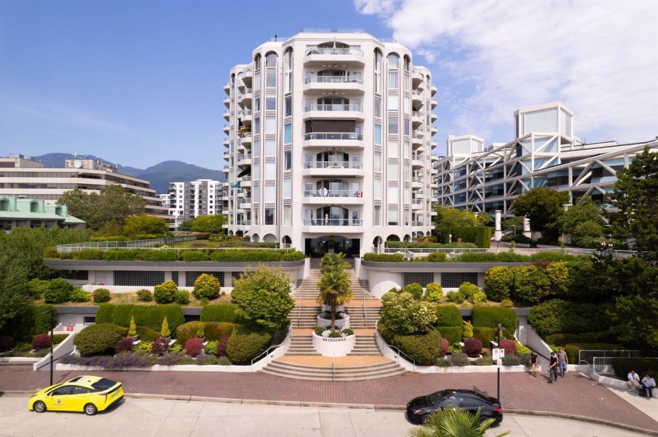 Photo 1 at 304 - 168 Chadwick Court, Lower Lonsdale, North Vancouver