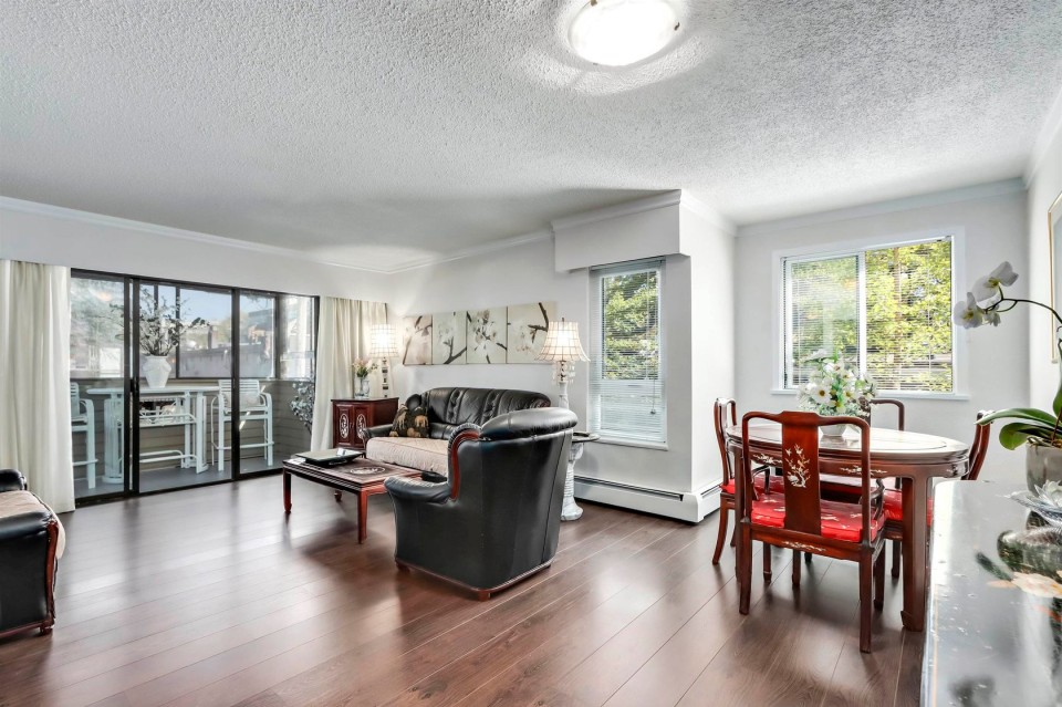 Photo 3 at 205 - 1424 Walnut Street, Kitsilano, Vancouver West