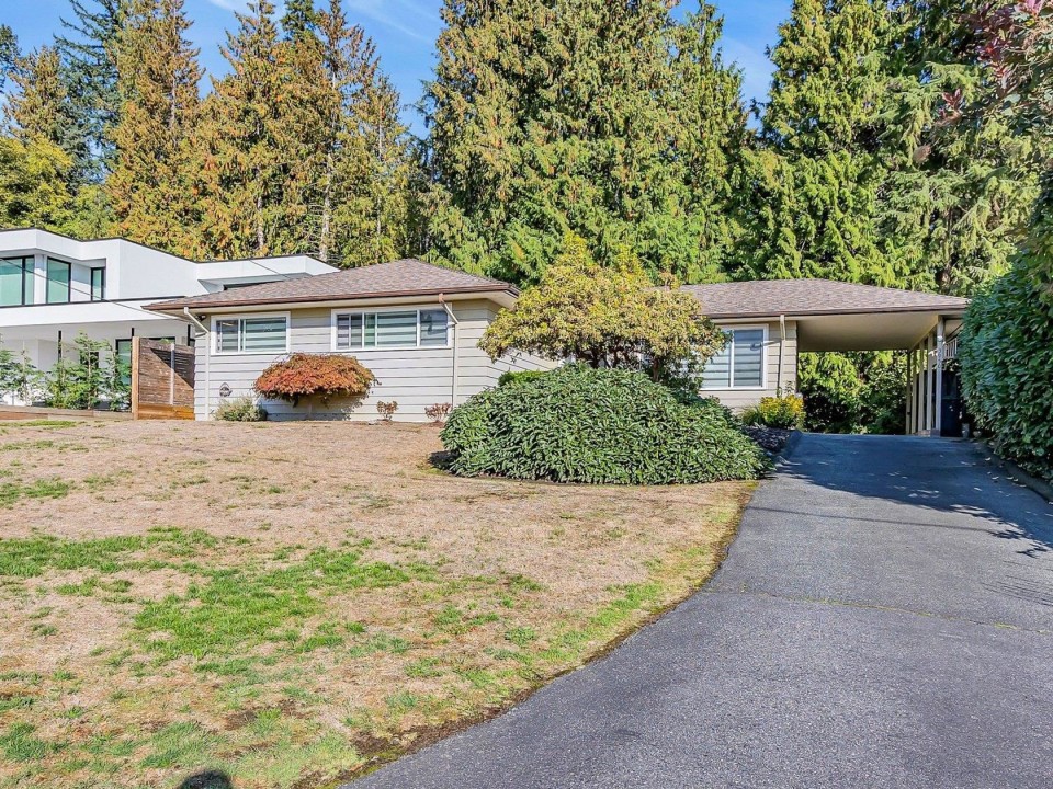 Photo 1 at 3950 Trenton Place, Forest Hills NV, North Vancouver