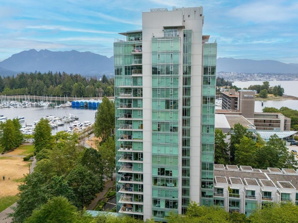 Photo 2 at 601 - 1650 Bayshore Drive, Coal Harbour, Vancouver West