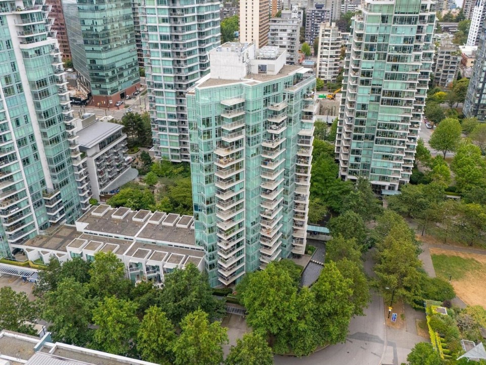 Photo 26 at 601 - 1650 Bayshore Drive, Coal Harbour, Vancouver West