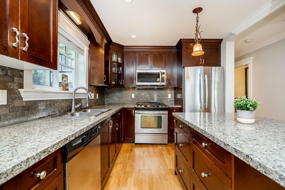 Photo 13 at 3375 Chesterfield Avenue, Upper Lonsdale, North Vancouver