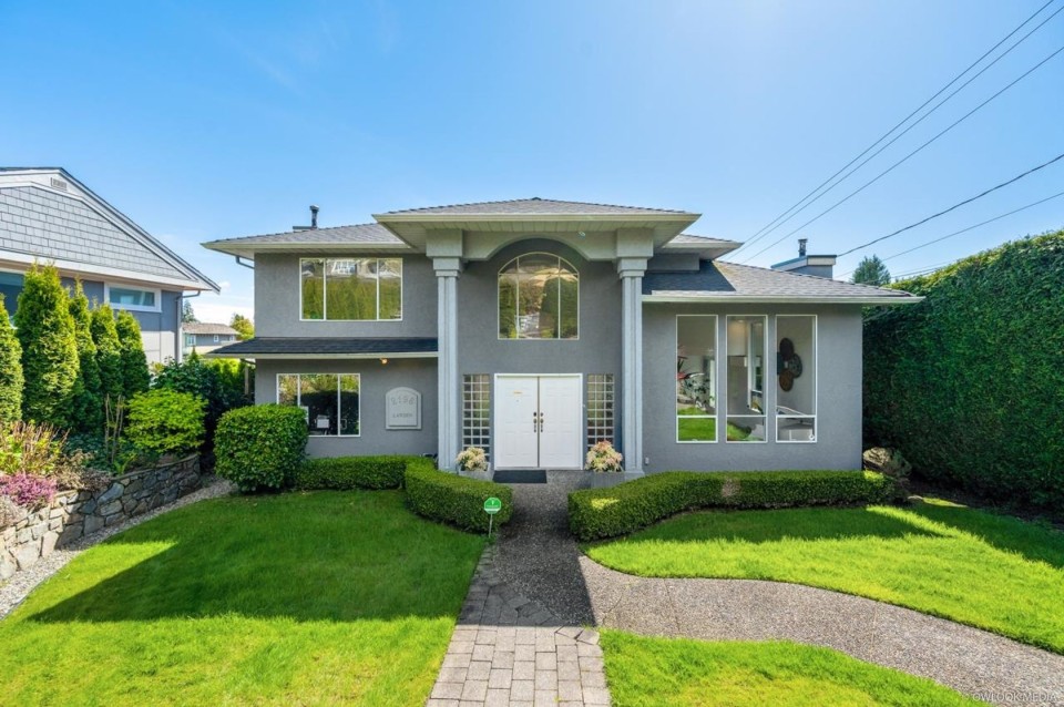 Photo 3 at 2196 Lawson Avenue, Dundarave, West Vancouver