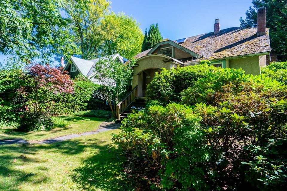 Photo 2 at 4430 Blenheim Street, MacKenzie Heights, Vancouver West